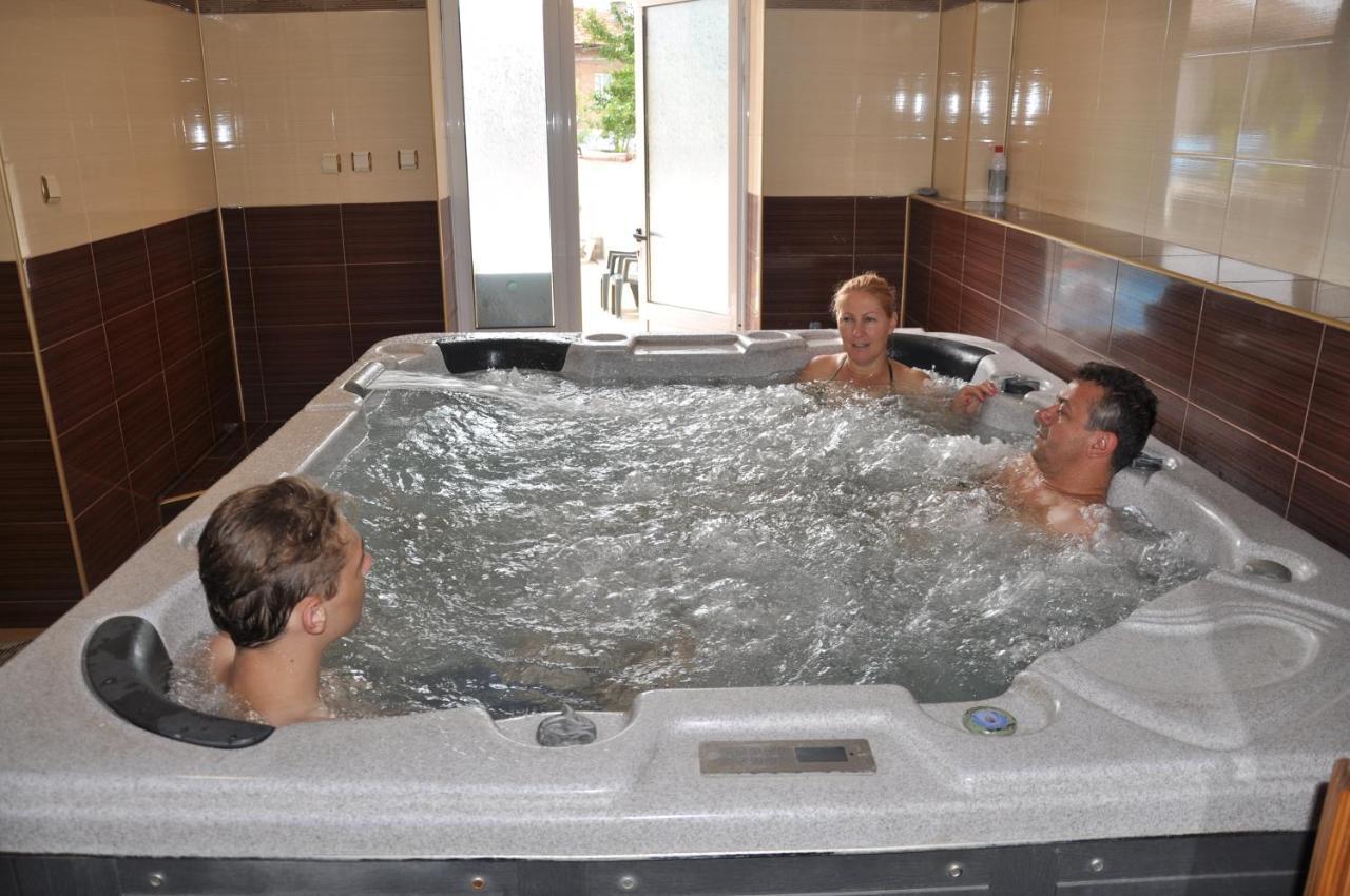 Family Hotel Dalia Velingrad Esterno foto