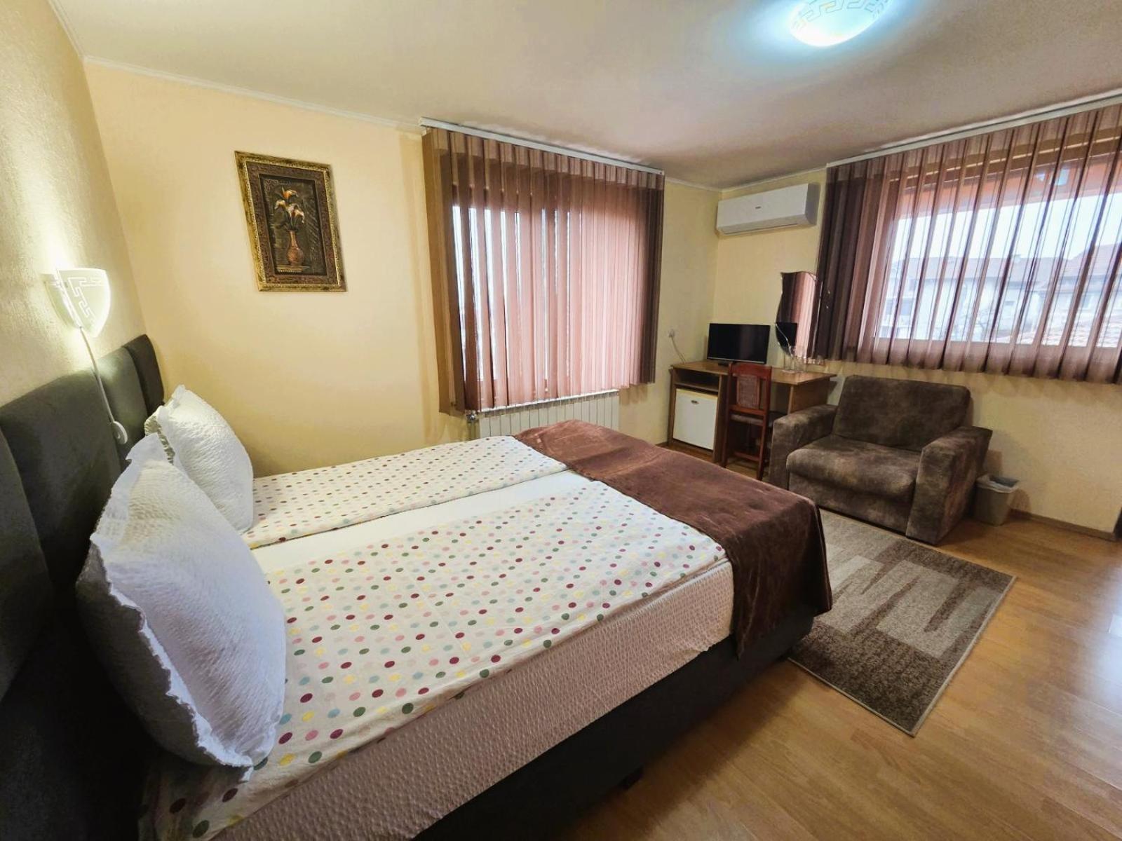 Family Hotel Dalia Velingrad Esterno foto